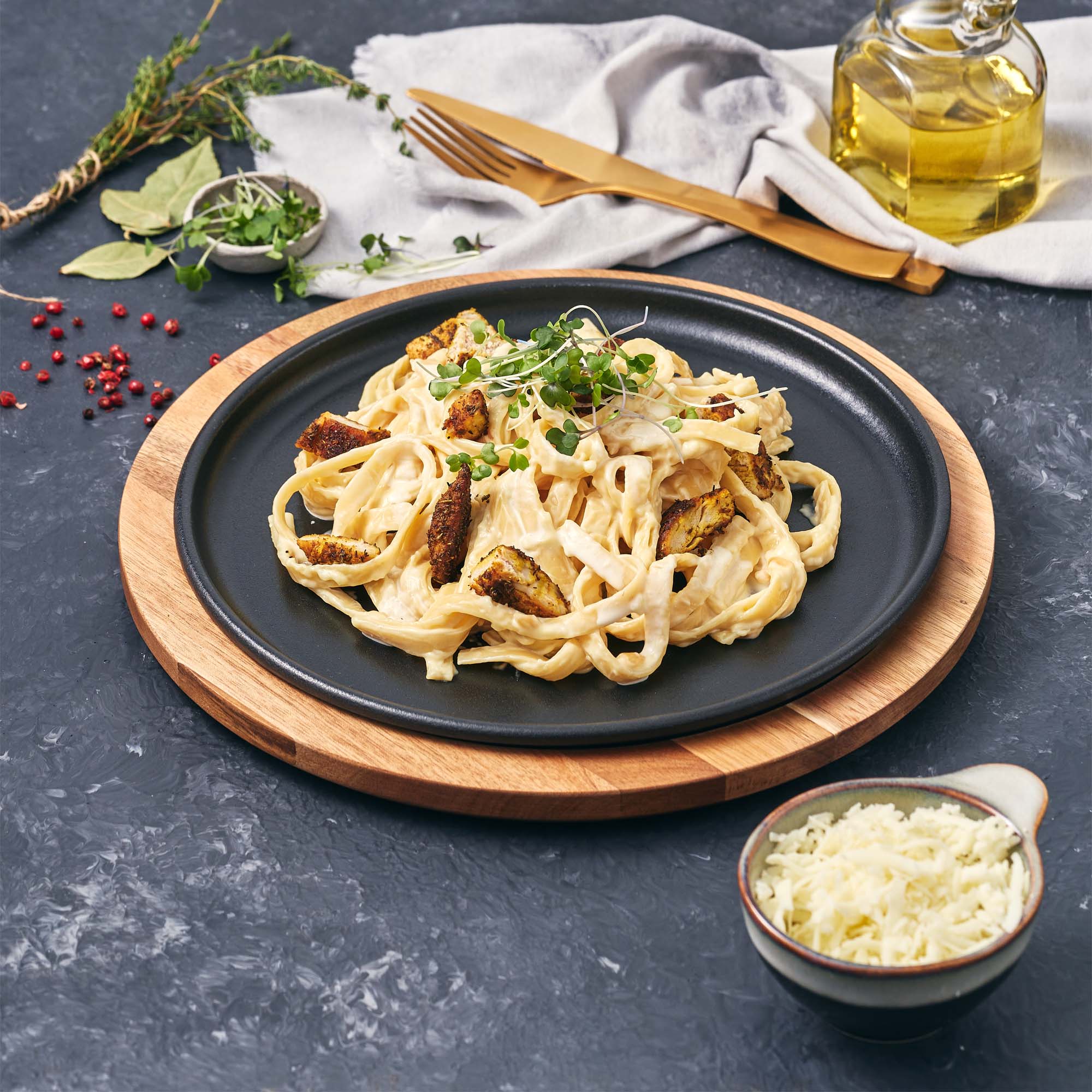 Plato de Hierro Fundido con base de madera de 26 cm - Image 3